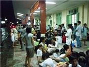 Bóng đá anh, ngoại hạng anh, lịch thi đấu euro 2012, Tàu trật bánh, hàng trăm khách kẹt tại Nha Trang